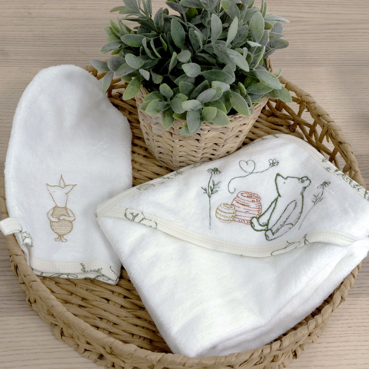 Disney Classic Pooh Hooded Towel & Mitt Set