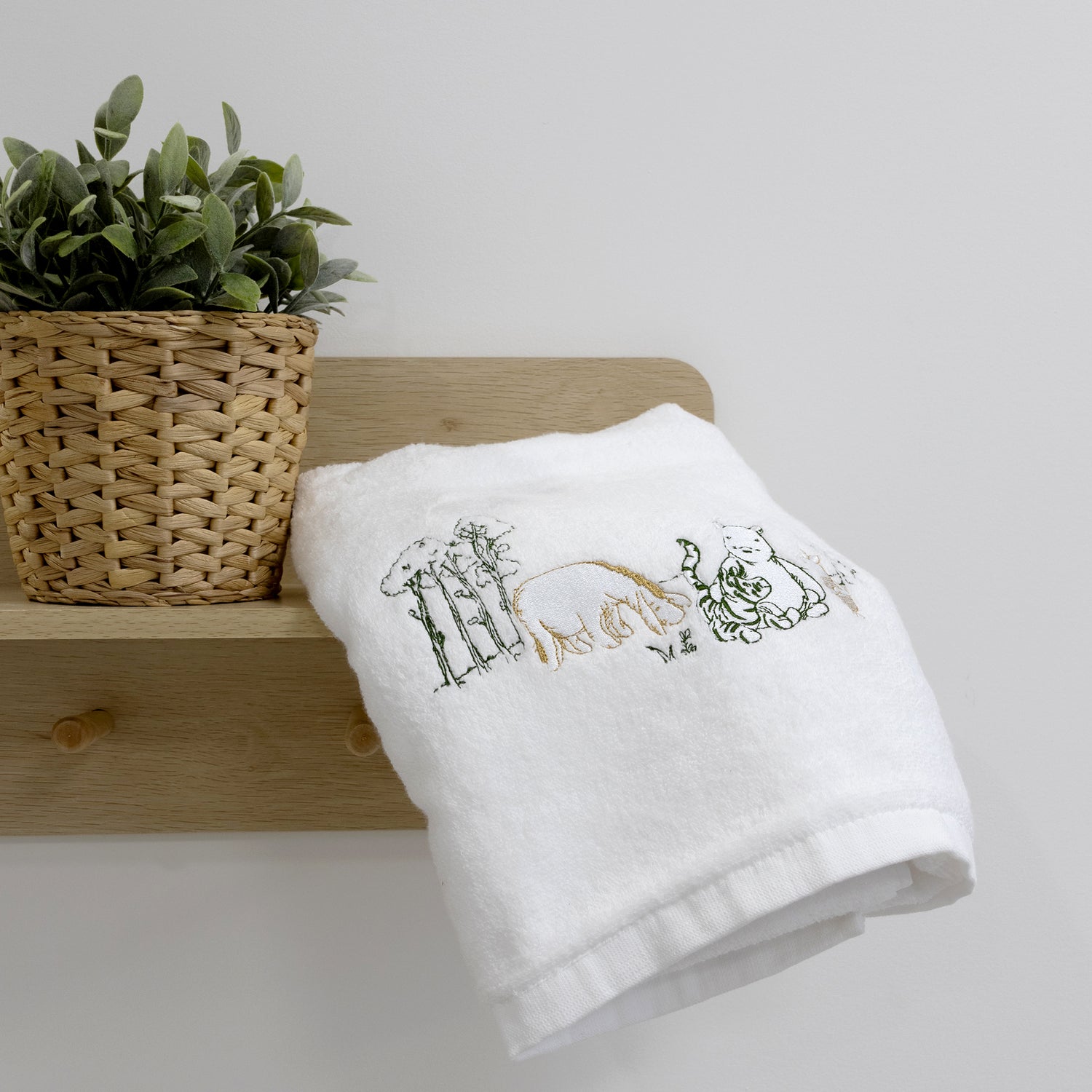 Disney Classic Pooh Bath Towel