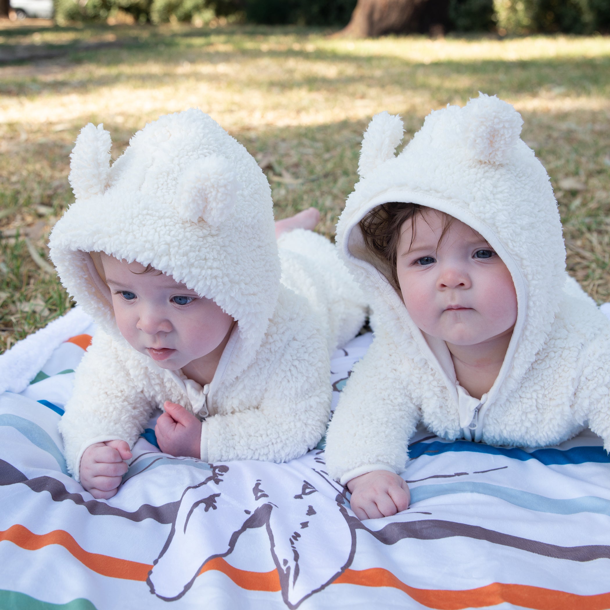 Peter Rabbit 'New Adventure' Reversible Fleece Cuddle Blanket - Blue